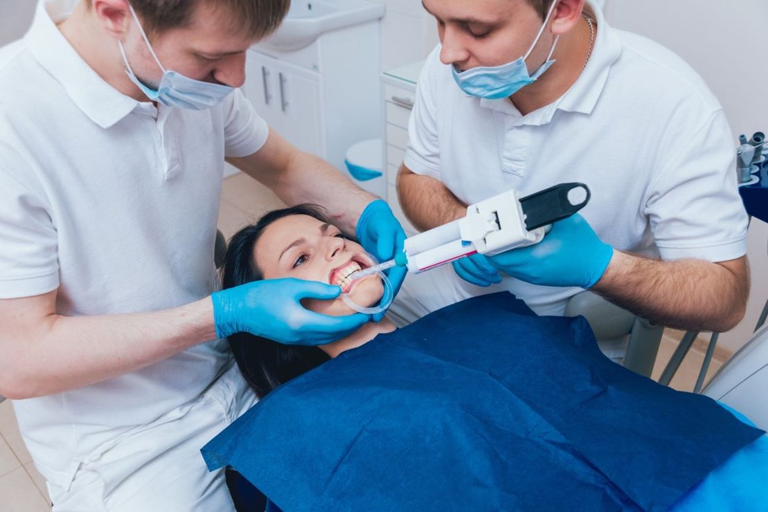 dentista con paciente